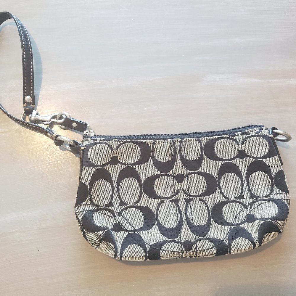 "Like New" coach wristlet